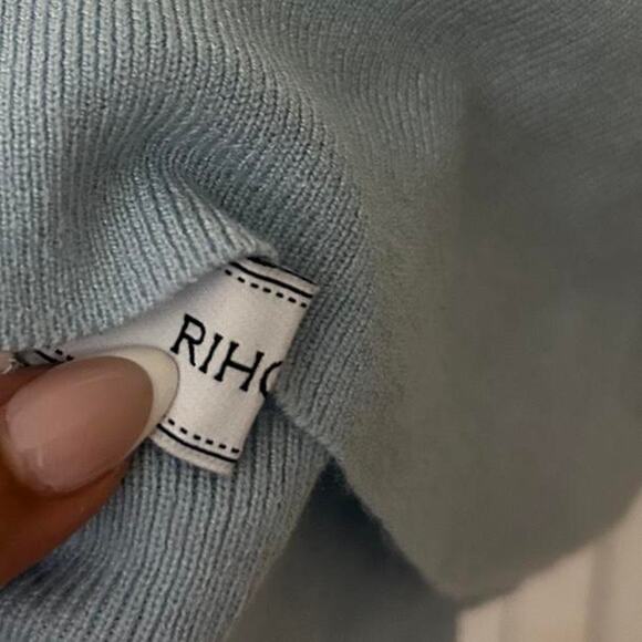 Lightweight Off The Shoulder Sweater - Picture 3 of 4